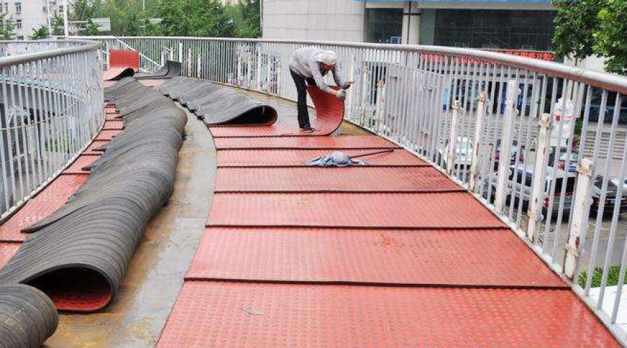 蘭州天橋防滑橡膠地面臺階